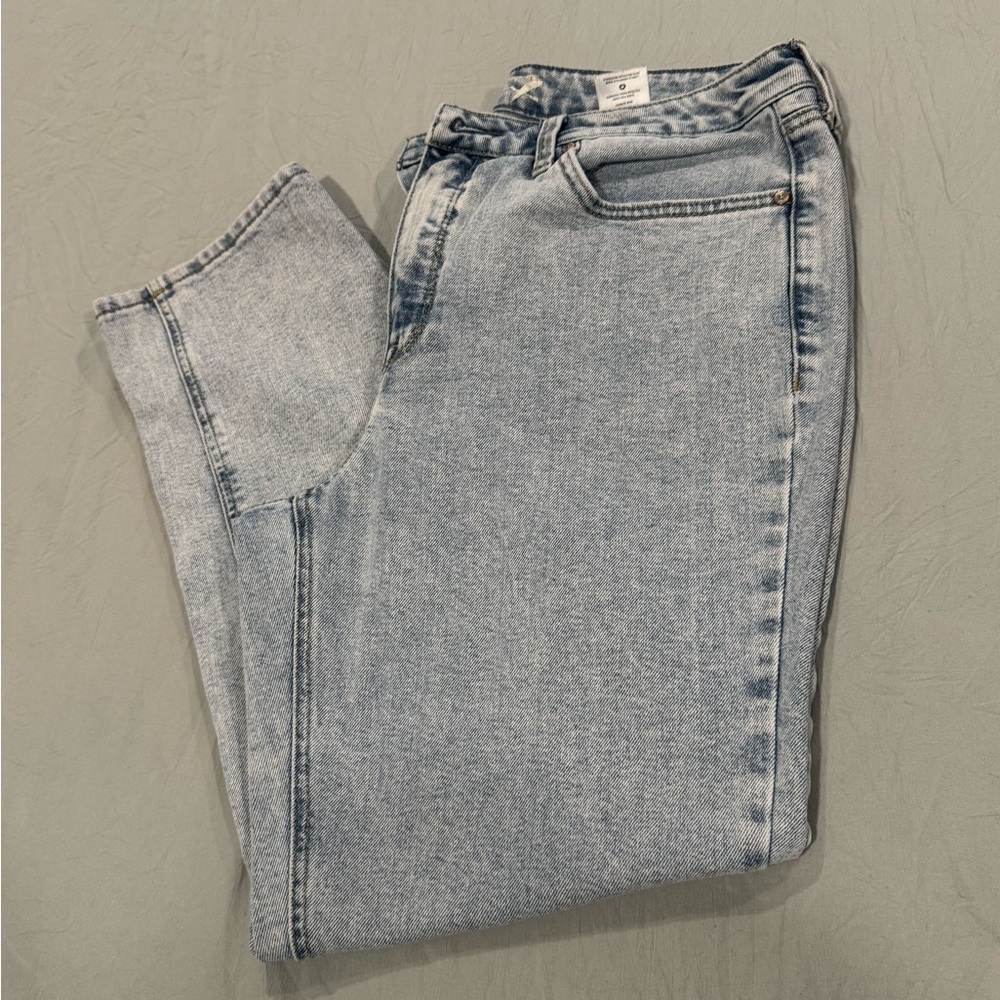 Seven7 Women's Light Blue Straight Leg Jeans